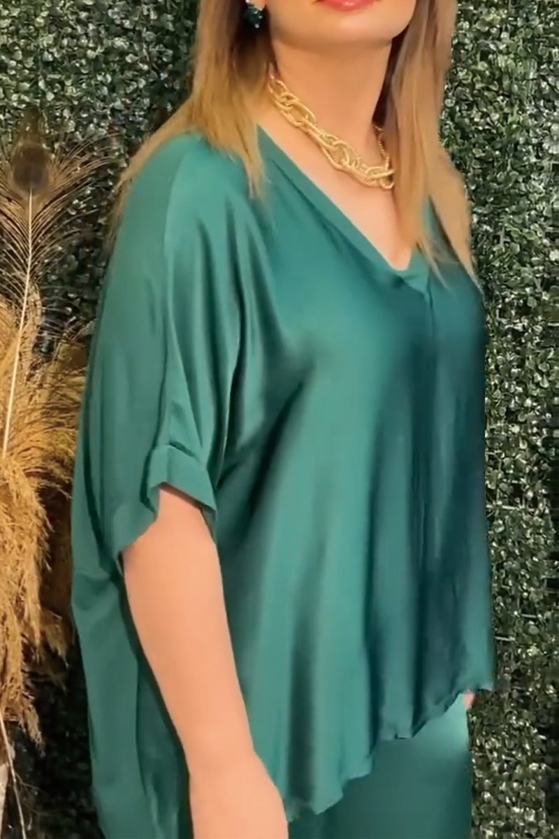 Satin V-neck suit