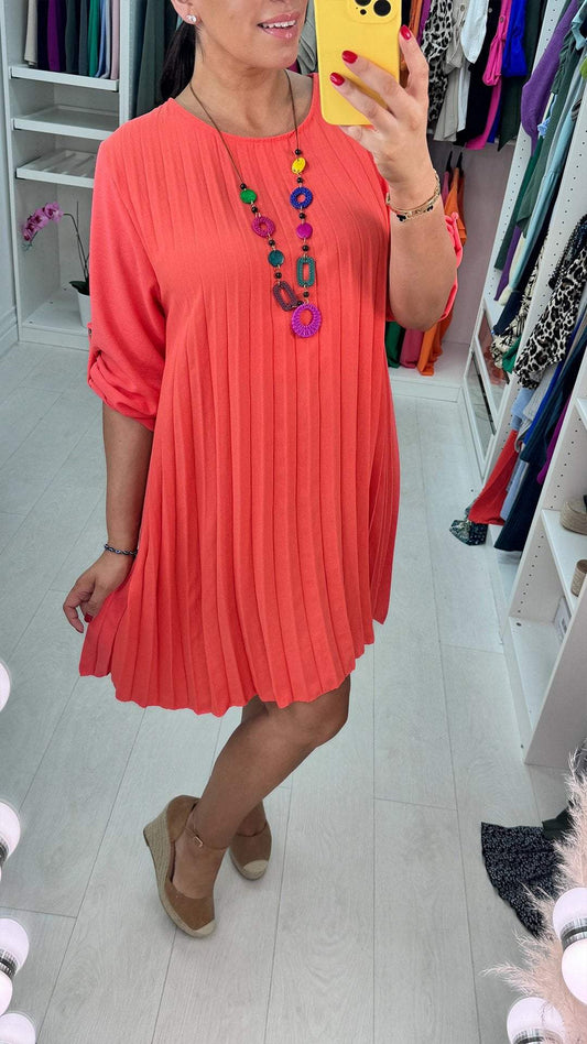 Solid Color Round Neck Pleated Dress